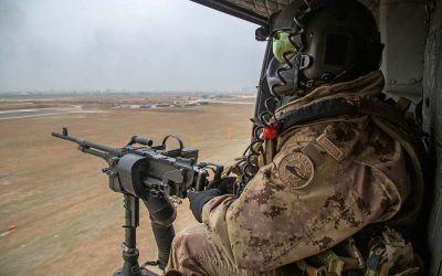 Army door gunners receive flight crew badges