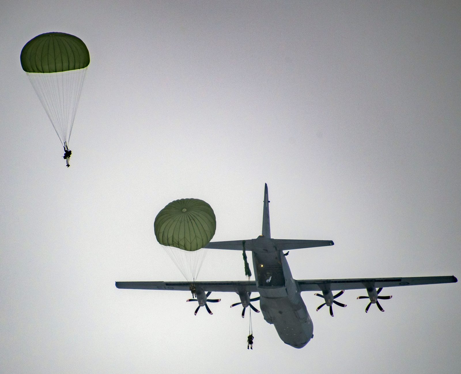 Paratrooper: Airborne with the Army’s advanced warfare centre ...